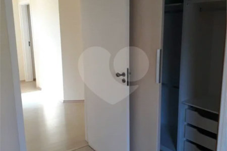 Sobrado à venda com 3 quartos, sendo 1 suíte,  em Condomínio Residencial Terras do Caribe, Valinhos, SP