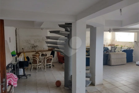 Casa à venda com 7 quartos, sendo 4 suítes, no condomínio Estância Marambaia, Vinhedo - SP