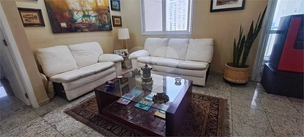 Apartamento à Venda no Campo Belo com 123m², 2 Suítes, Churrasqueira e 2 Vagas