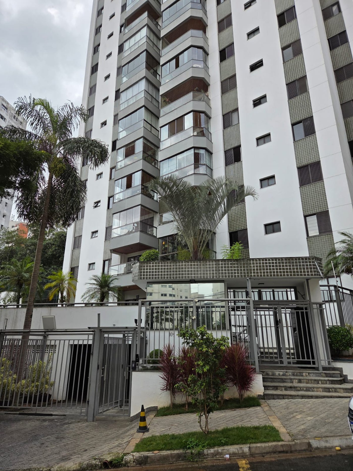 Apartamento à venda com 3 quartos, sendo 1 suíte, em Vila Andrade, São Paulo - SP