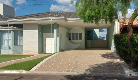 Casa à venda com 4 quartos, sendo 2 suítes,  em Villaggio Capríccio, Louveira, SP