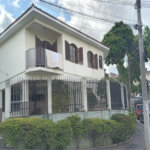 Bonita casa assobradada,no Bairro das Palmas do Tremembé, terreno com 14 X 50 e 350 área construída