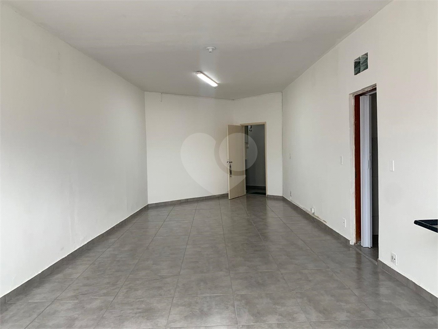 Sala Comercial de 40m² no Alvinópolis - Sobreloja