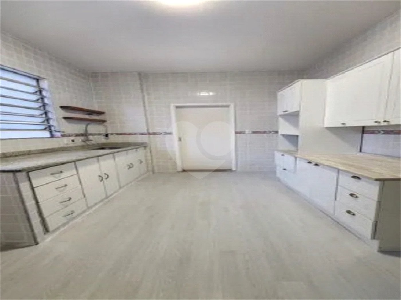 Apartamento à venda no bairro Barra Funda.