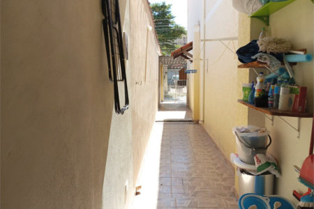 Terreno á venda com 2 casas na Vila Rosália, Guarulhos, SP.