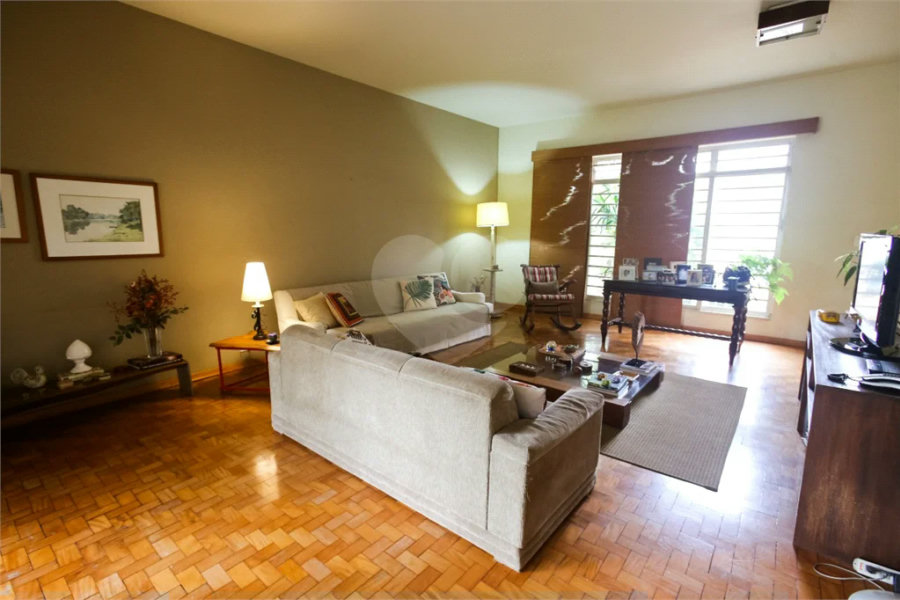 Casa à venda com excelente localização comercial