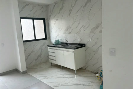 Casa à venda com 3 quartos, sendo 1 suíte, no condomínio Marselha VI, São Roque - SP