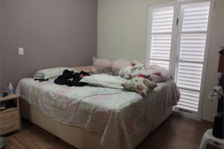Casa térrea com 2 dormitórios.