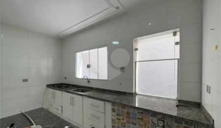 Casa à venda com 4 quartos, sendo 1 suíte,  em Pirituba, São Paulo, SP
