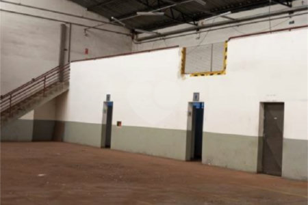 Galpão Comercial .