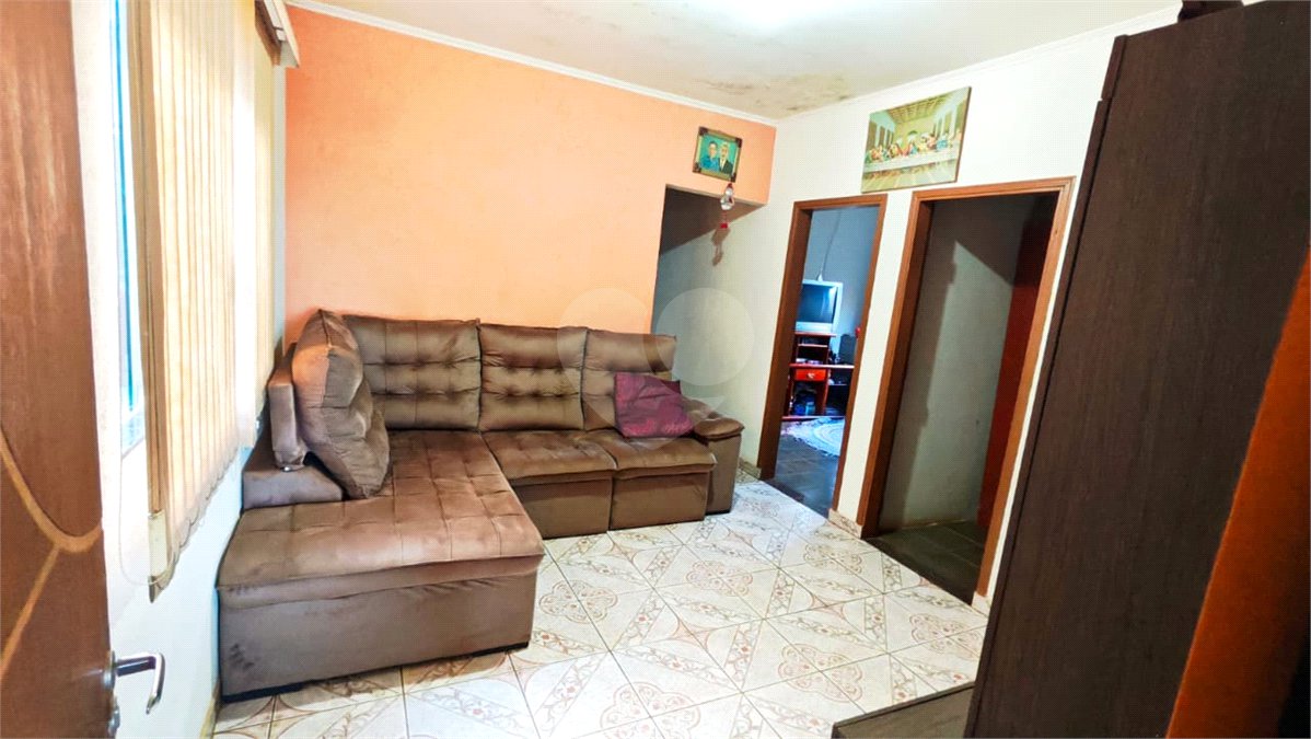Oportunidade Única no Santa Felícia: Casa 3 dormitórios, Conforto, Espaço de Sobra e a Melhor Localização de São Carlos!