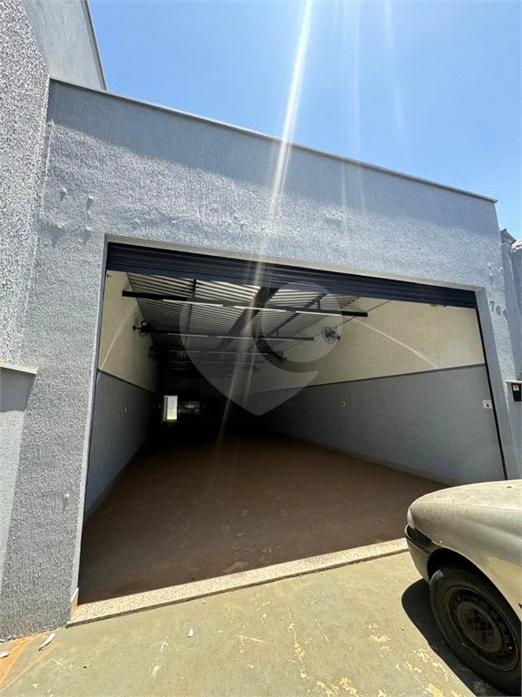 Salão Comercial para locação no Vila Industrial.