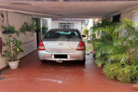 Casa térrea com 300m², 120m² de área construída, 2 quartos, vaga para 3 carros, à venda em Pirituba