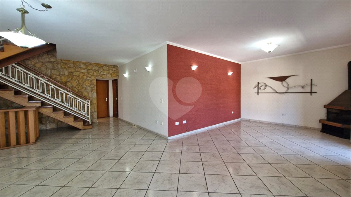 Casa sofisticada à venda em bairro nobre de Atibaia | 3 dormitórios | 408 m²
