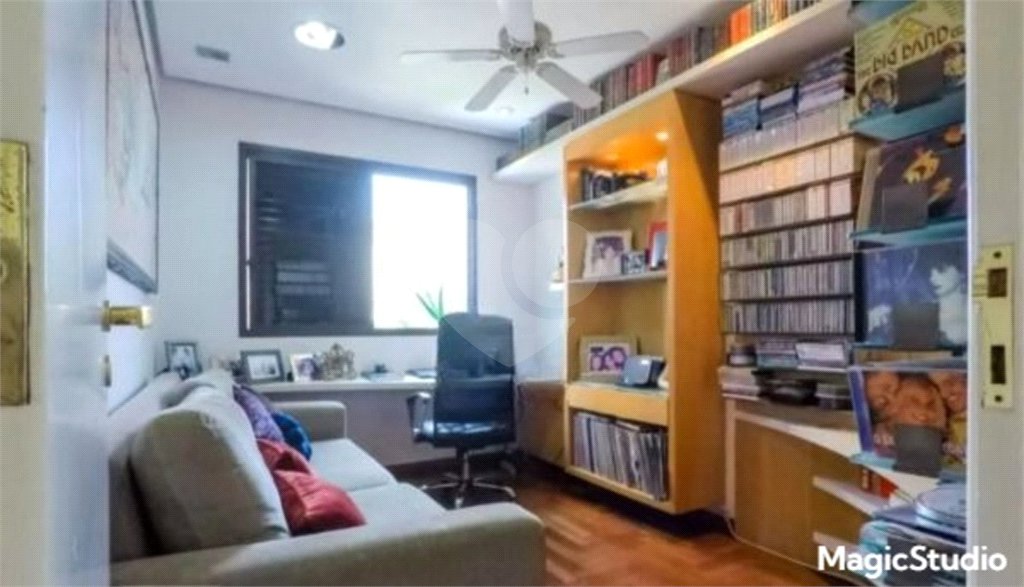 Apartamento com 187m² , 4 dormitórios , sendo 1 suíte , 3 vagas , para locação na Vila Mariana.