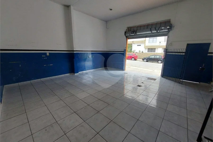 GALPÃO COMERCIAL DE 220,0 M² COM 02 BANHEIROS, COPA COM REFEITORIO, MEZANINO E VAGA DE GARAGEM PARA LOCAÇÃO NA LAPA