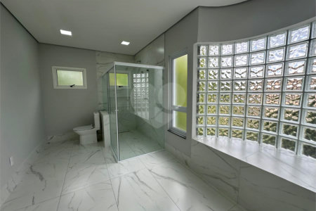 Chácara no Condomínio Vale das Laranjeiras em Indaiatuba SP - Venda - R$ 3,600.000,00 - Locaçao - R$ 30.000,00 mais encargos - Linda, espaçosa, aconchegante, acabamento de alto padrão em rua tranquila e arborizada, em um dos Condomínios mais valorizados de Indaiatuba. Com fácil acesso as principa