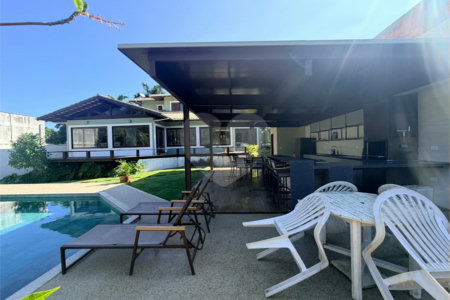 Casa à venda com 4 suítes em Ferradura, Armação dos Búzios, RJ