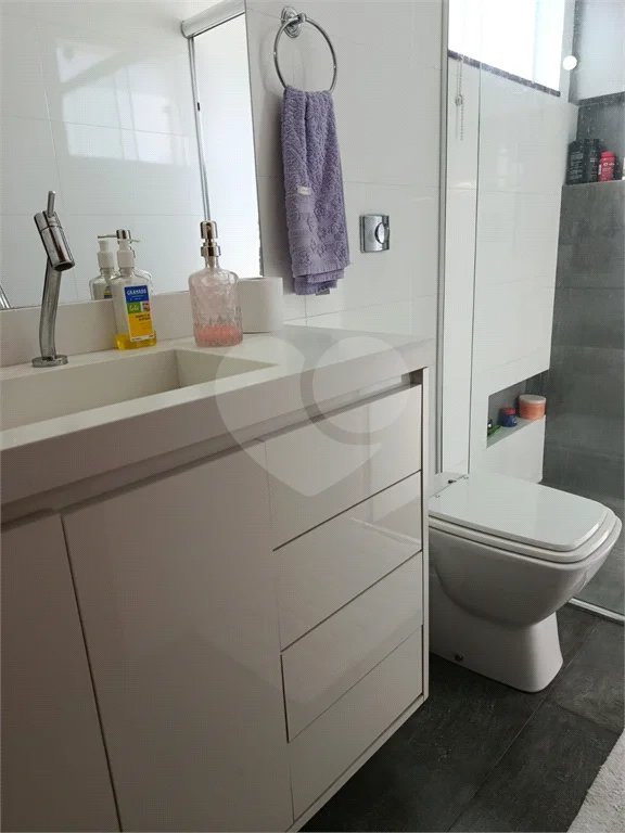 Sobrado novo, com 250m², 3 quartos, sendo 1 suíte, 2 garagens, à venda na Vila Prudente
