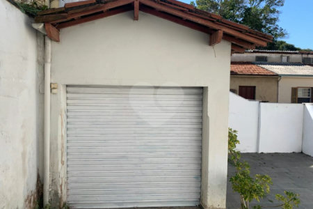 Excelente sobrado de 03 dormitórios na Aclimação.