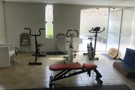 Espaço e Segurança no Bom Retiro: Apartamento de 100 m² com Infraestrutura Completa