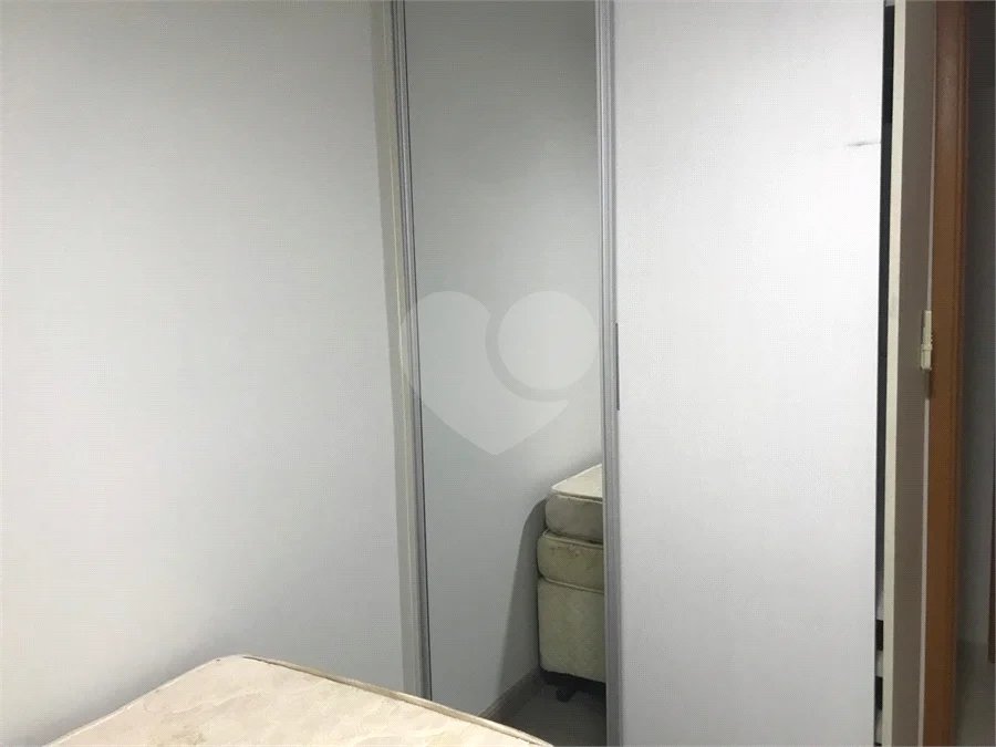 APARTAMENTO MOBILIADO EM FRENTE AO SHOPPING 02 DORMITÒRIOS