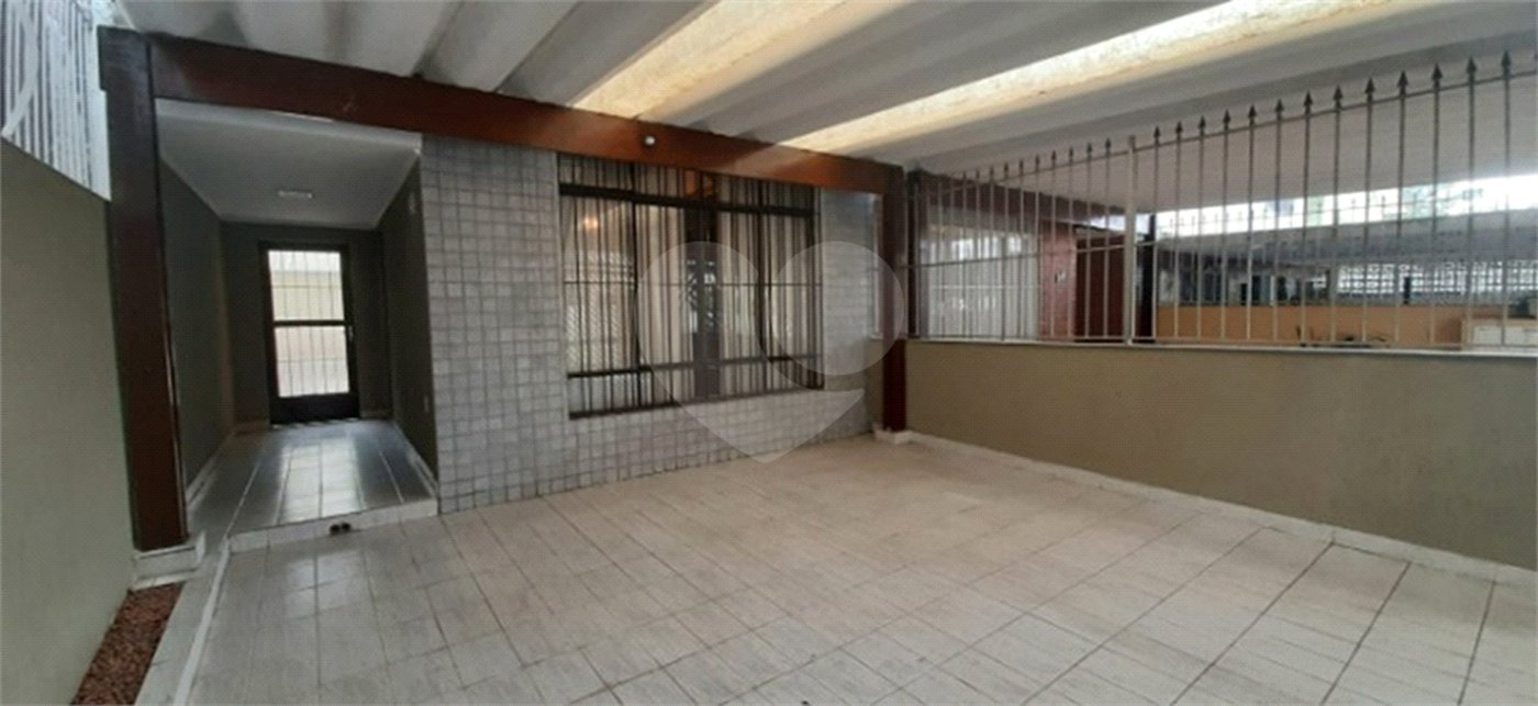Sobrado amplo com 3 quartos, suíte e quintal para venda no Tremembé !!!
