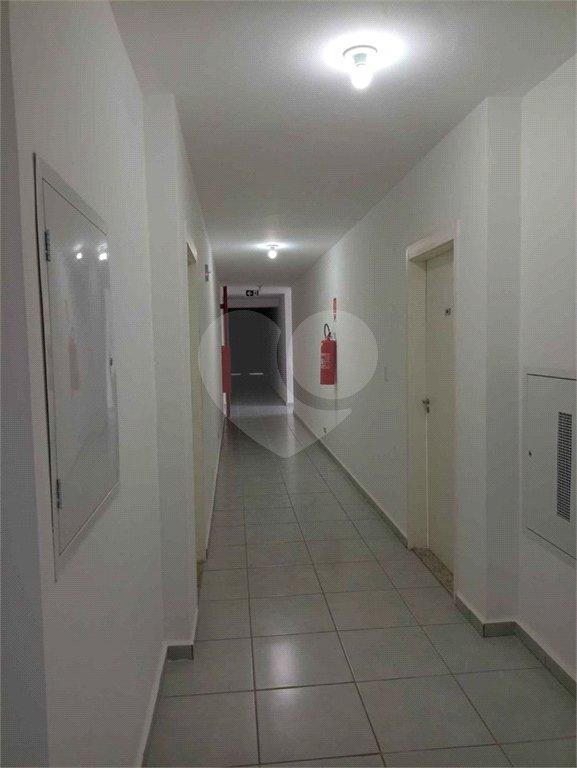 Apartamento no Condomínio Parque dos Jacarandás.