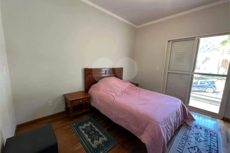 Casa à venda com 3 suítes no condomínio Recanto dos Paturis, Vinhedo - SP