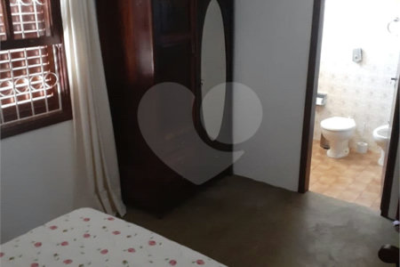 Casa Térrea com 3 quartos sendo 1 suíte. 1.400m² A/T. Jardim Floresta, Atibaia, SP