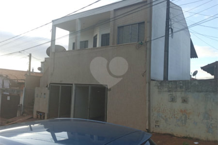 Imóvel para venda sendo 03 casas independentes na Vila Celina.