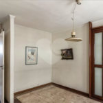 Este elegante apartamento em Higienópolis oferece 224m² de área muito bem distribuída, perfeito para quem valoriza conforto