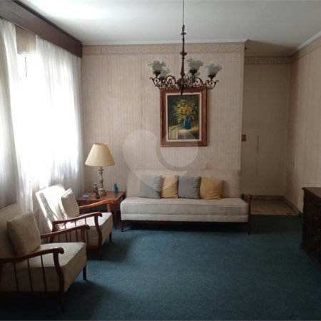 Vende-se belíssimo imóvel residencial próximo ao Parque da Aclimação