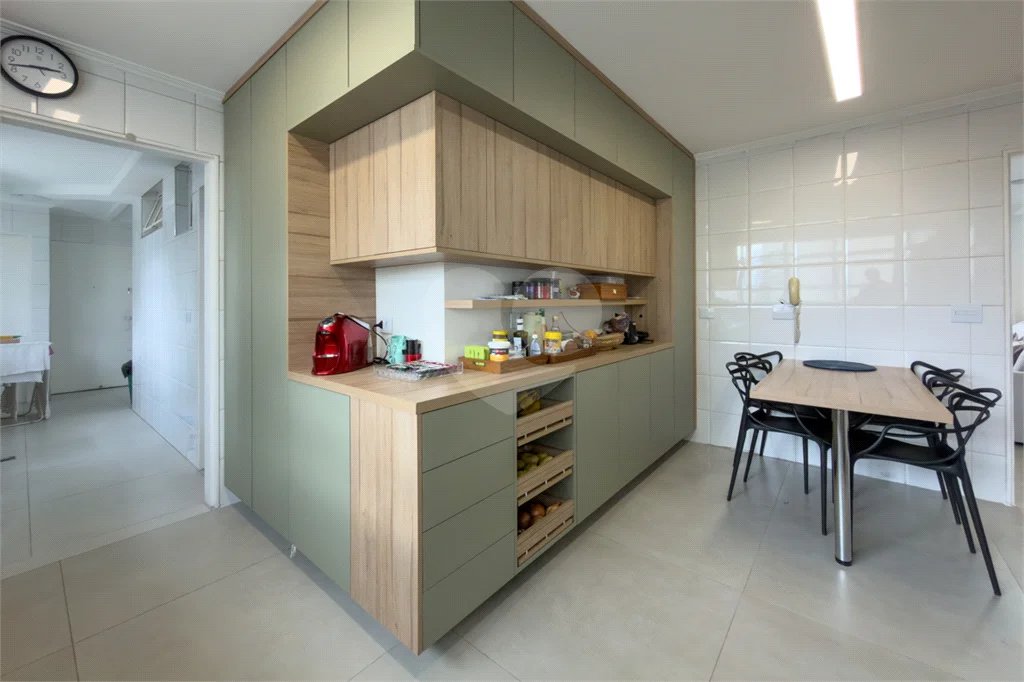 Apartamento com 205 metros no Campo Belo