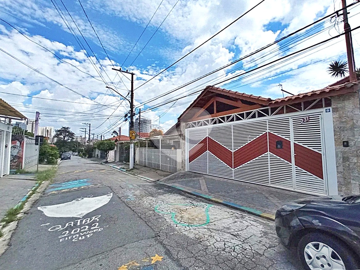 Casa Santa Teresinha | 4 Suítes | 280m² | 3 Vagas | Excelente Localização