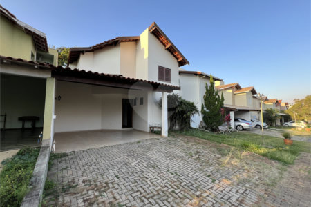 CASA COM 3 QUARTOS NO CONDOMÍNIO GRAND VILLE