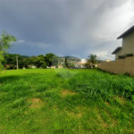 Lindo terreno de 450m², localizado no Condomínio Vilaggio Caprirccio