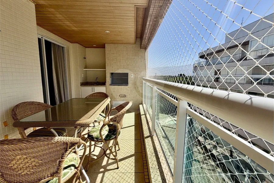 Apartamento à venda com 3 quartos, sendo 1 suíte, em Riviera de São Lourenço, Bertioga, SP