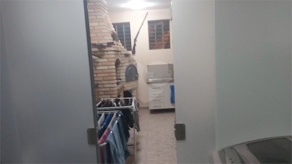 Sobrado com 224m² , 3 dormitórios , sendo 2 suítes , 3 vagas de garagem , 7 banheiros , à venda na Vila Scarpelli em Santo André.