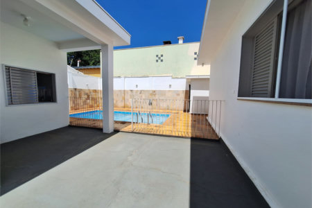 Casa à venda com 2 dormitórios á venda.