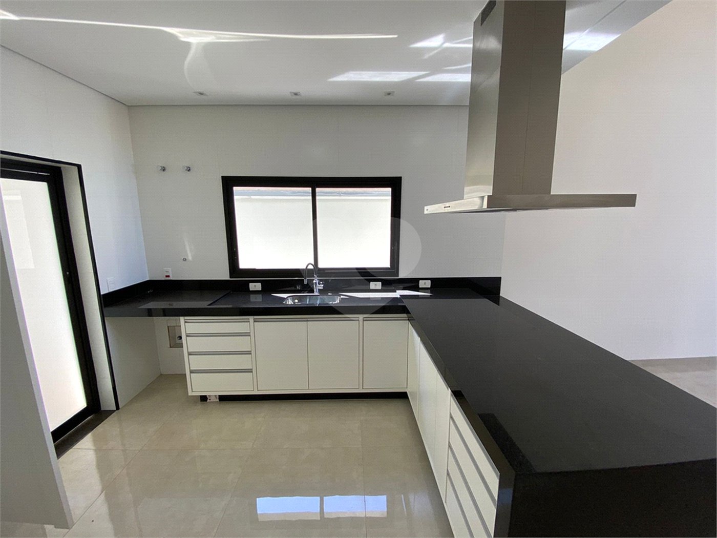 Casa térrea para venda no condomínio Residencial Quebec