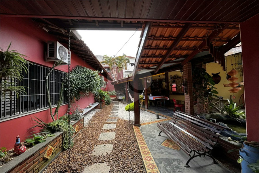 Sobrado com 762 m² de terreno com 4 dormitórios e 4 vagas em Santana