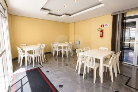 Apartamento de 44 m² com 2 dormitórios, varanda integrada e 1 vaga na Vila Guarani