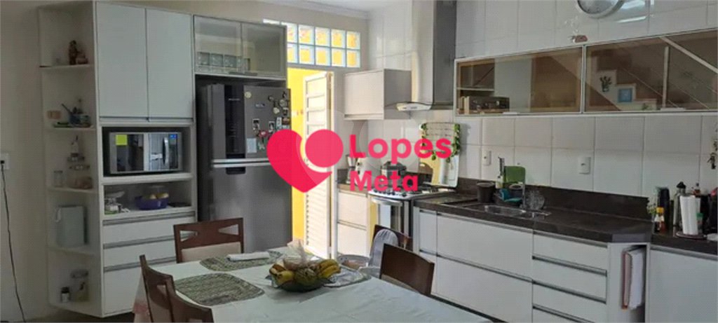 CASA A VENDA NO BAIRRO EUGENIO DE MELLO COM 183M², 3 DORMITORIOS, 2 SUITES, 2 VAGAS, SAO JOSE DOS CA
