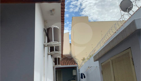 Casa à venda com 4 quartos, sendo 2 suítes, em Campos Ville, Araraquara, SP