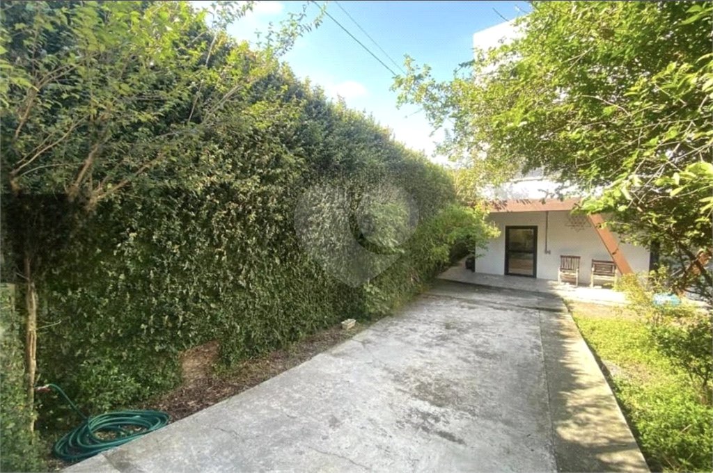 Casa no TREMEMBÉ Casa Estilo Rústico Industrial - JD GUAPIRA - CONDOMÍNIO FECHADO