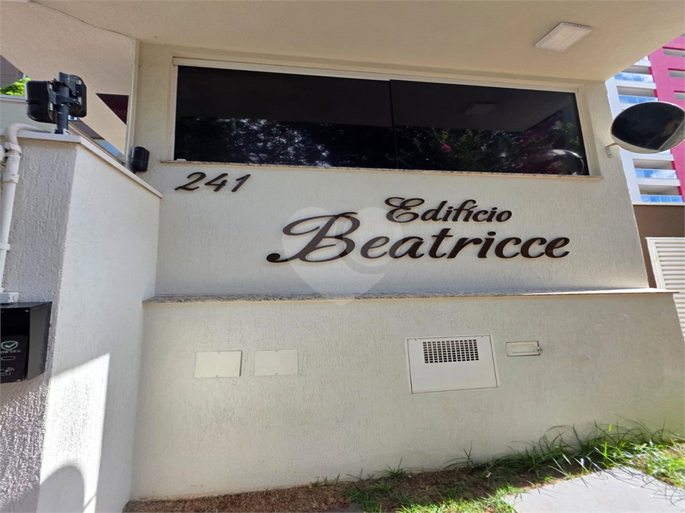 Apartamento 3 quartos i suíte e varanda Residencial Beatrice SPE