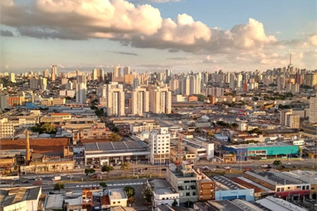 5 minutos a pé Metrô