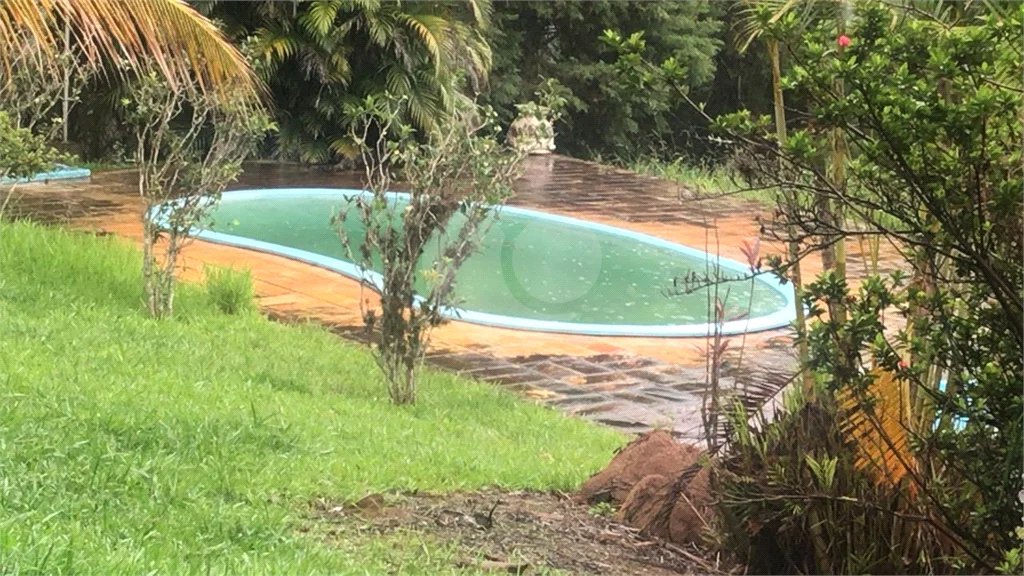 Chácara à venda com 4 quartos, sendo 1 suíte,  em Monterrey, Louveira, SP