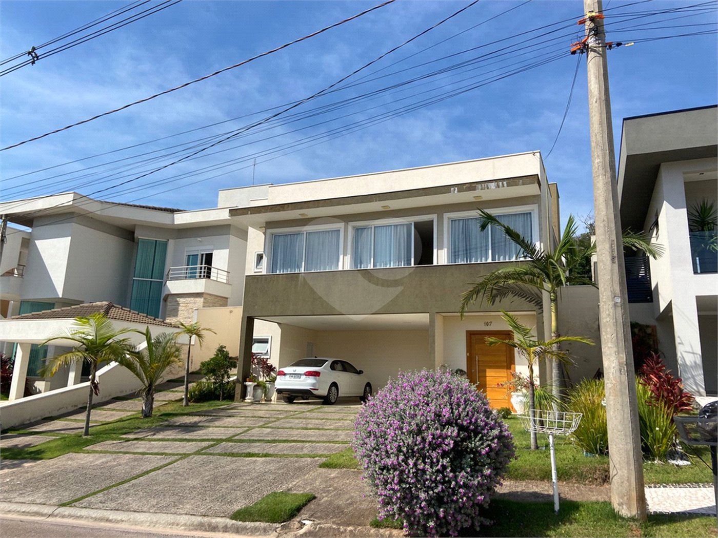 Linda casa Condomínio Santa Isabel I